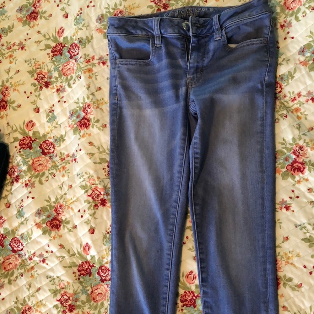 Light colored American Eagle jeans